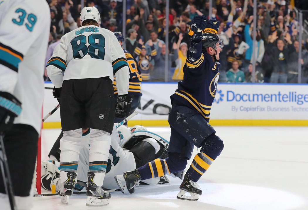 Jack Eichel rozhodl prodloužení proti San Jose