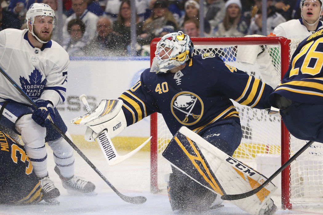 Carter Hutton chytil celkem dvacet střeleckých pokusů Leafs