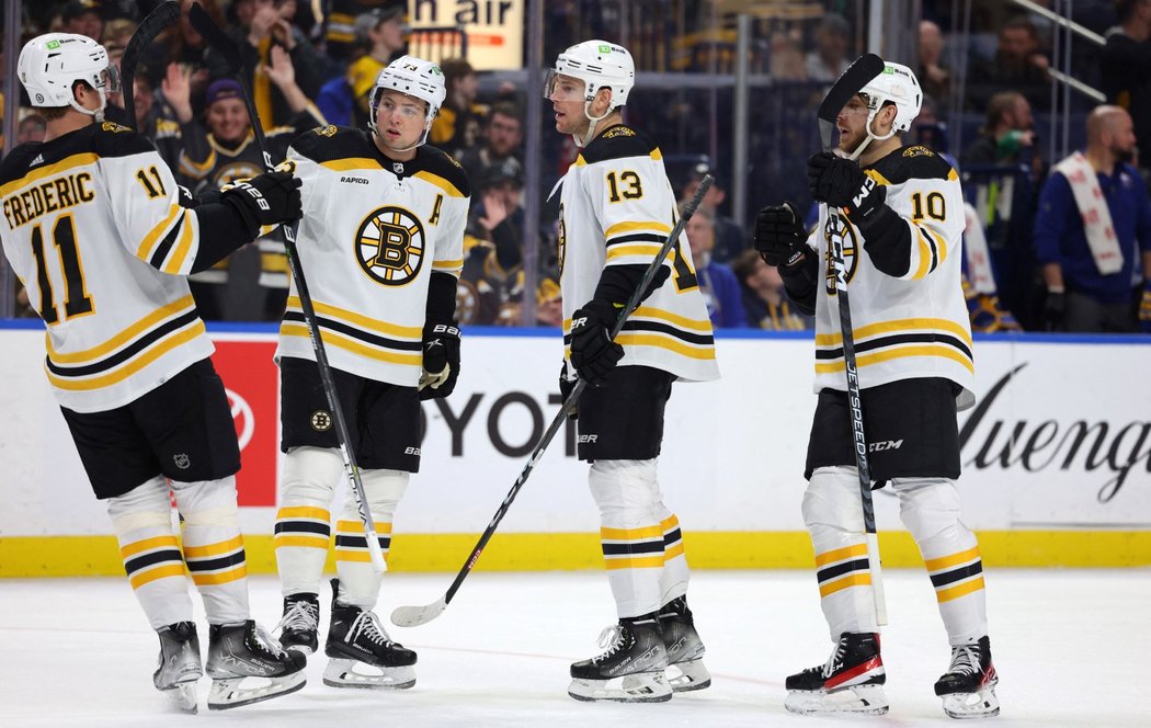 Hokejisté Bostonu si na ledě Buffala zastříleli, nasázeli sedm gólů