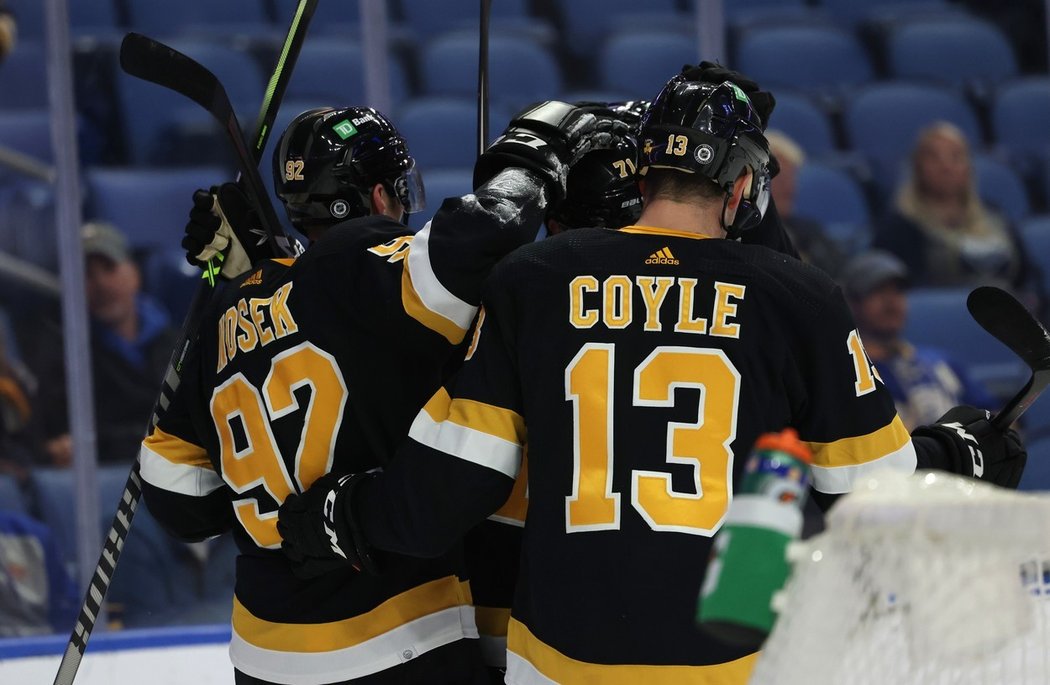 Tomáš Nosek se ve třetím duelu za Bruins poprvé prosadil