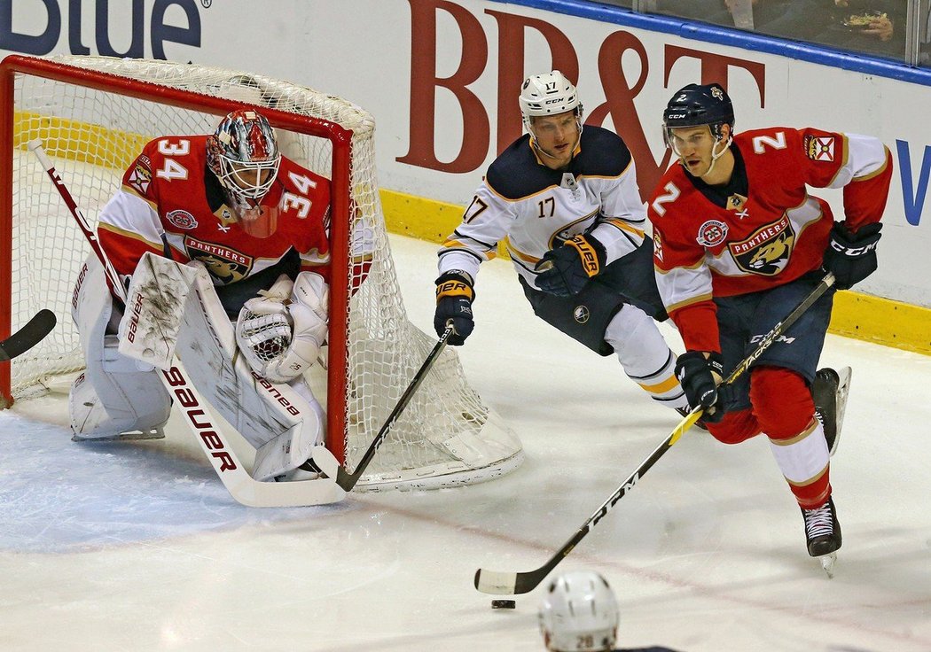 Vladimír Sobotka vstřelil v úterním zápase NHL čtvrtý gól v ročníku, kterým pouze zmírnil porážku hokejistů Buffala 2:4 s Floridou.
