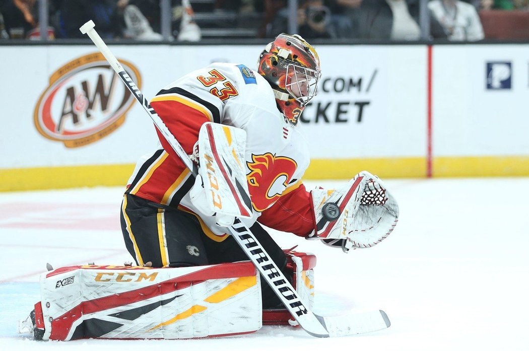 David Rittich neodvrátil 29 úspěšnými zákroky prohru Calgary 1:3 v zápase s Anaheimem.