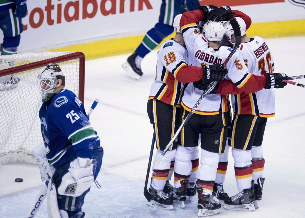 Calgary se rozstřílelo hlavně v druhé části hry, to dali borci Flames hned čtyři branky