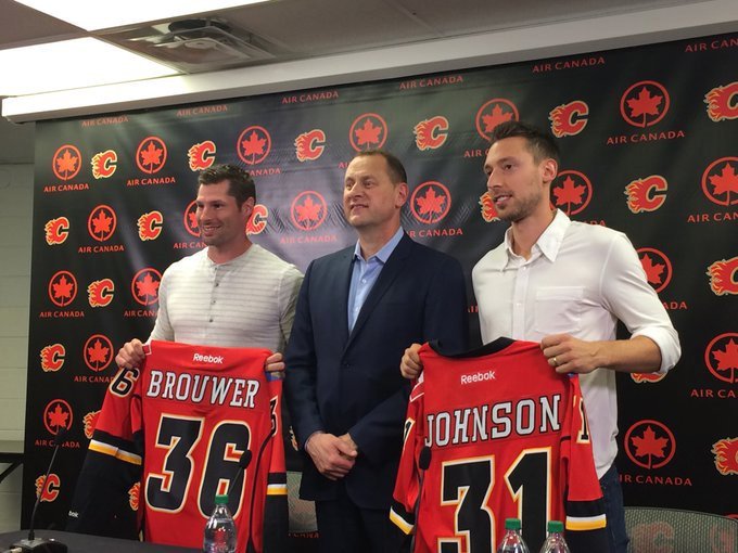 Troy Brouwer a Chad Johnson