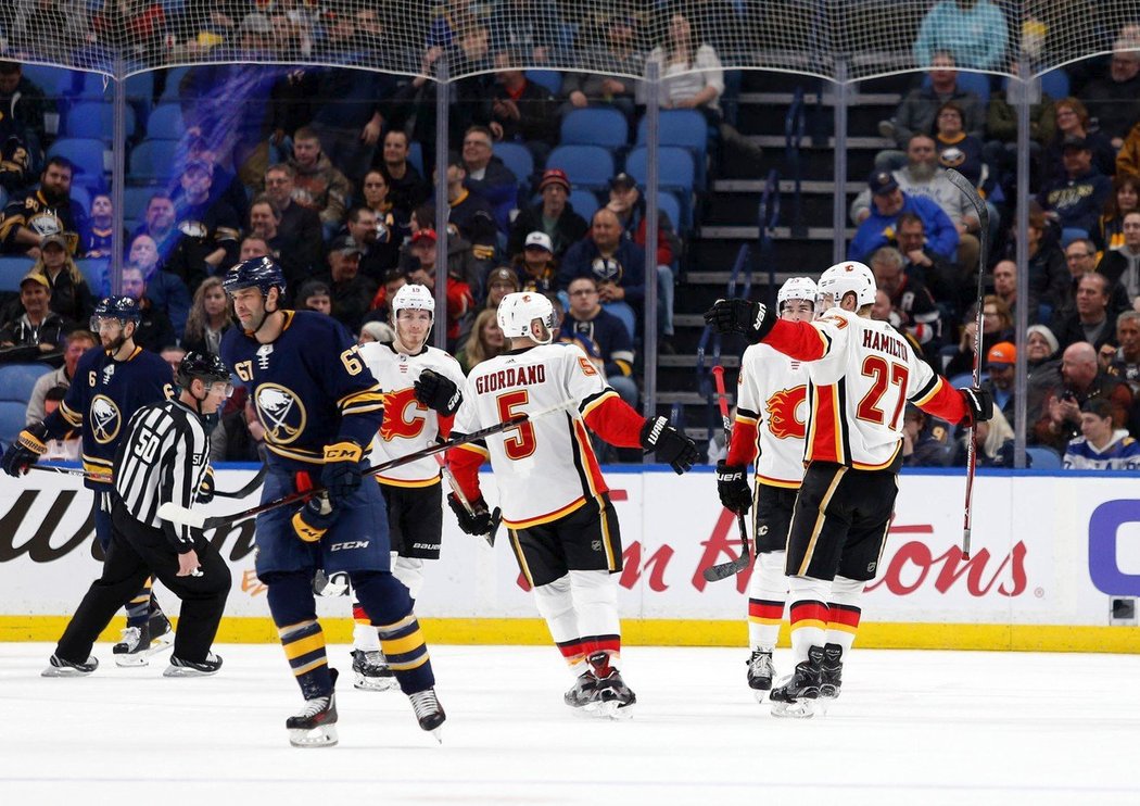 Hokejisté Calgary v suchém triku porazili Buffalo 5:1