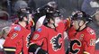 Roman Červenka s nyní již bývalými spoluhráči z Calgary Flames