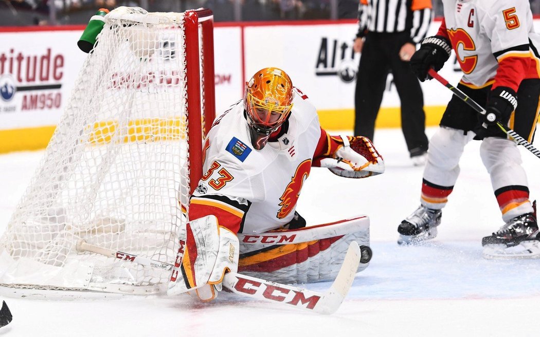 David Rittich kryl 24 střel, dovedl Calgary v Coloradu k výhře 3:2 a byl vyhlášen druhou hvězdou utkání.