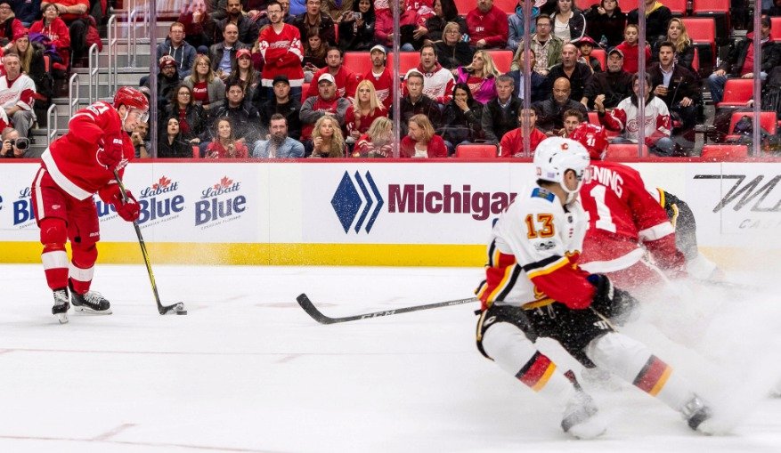 Calgary už po první třetině prohrávalo 1:4 a nedařila se mu ani hra v oslabení, v nichž inkasovalo polovinu ze všech branek