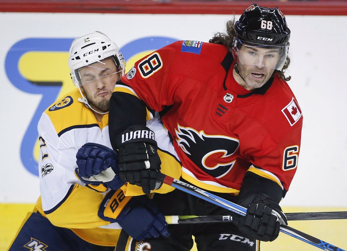 Jaromír Jágr se vrátil do sestavy Calgary v zápase s Nashvillem