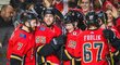 Hokejiste Flames se radují ze čtvrté výhry v řadě.