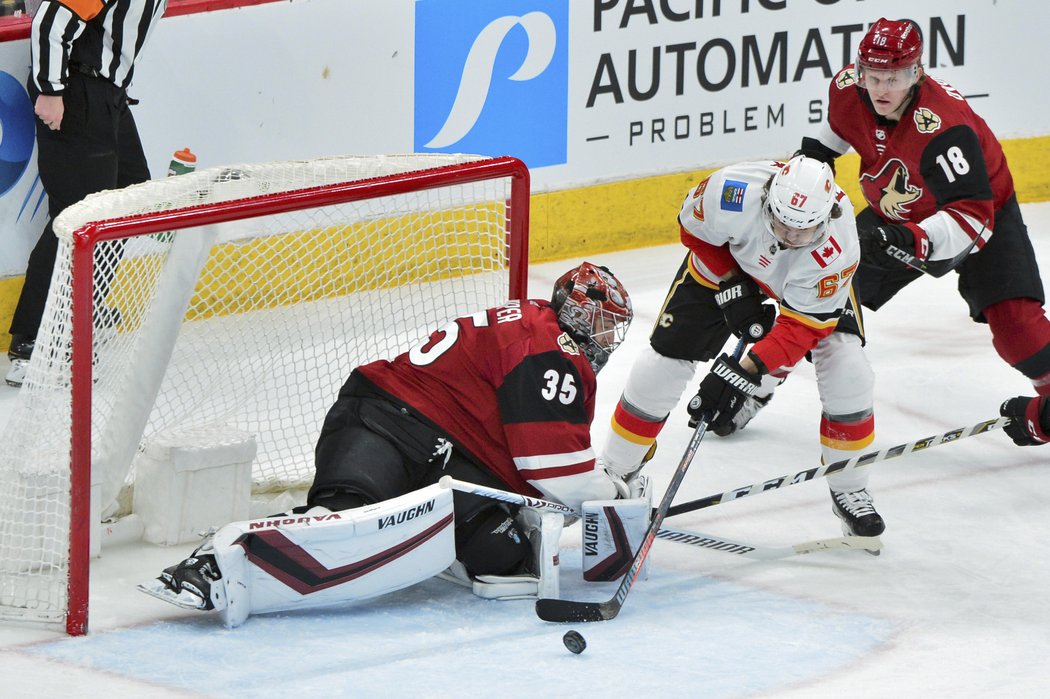 Michael Frolík vypálil na bránu Coyotes čtyřikrát, ale neuspěl ani jednou