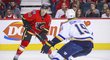 Jiří Hudler vstřelil do sítě St. Louis svou druhou branku v letošním ročníku NHL