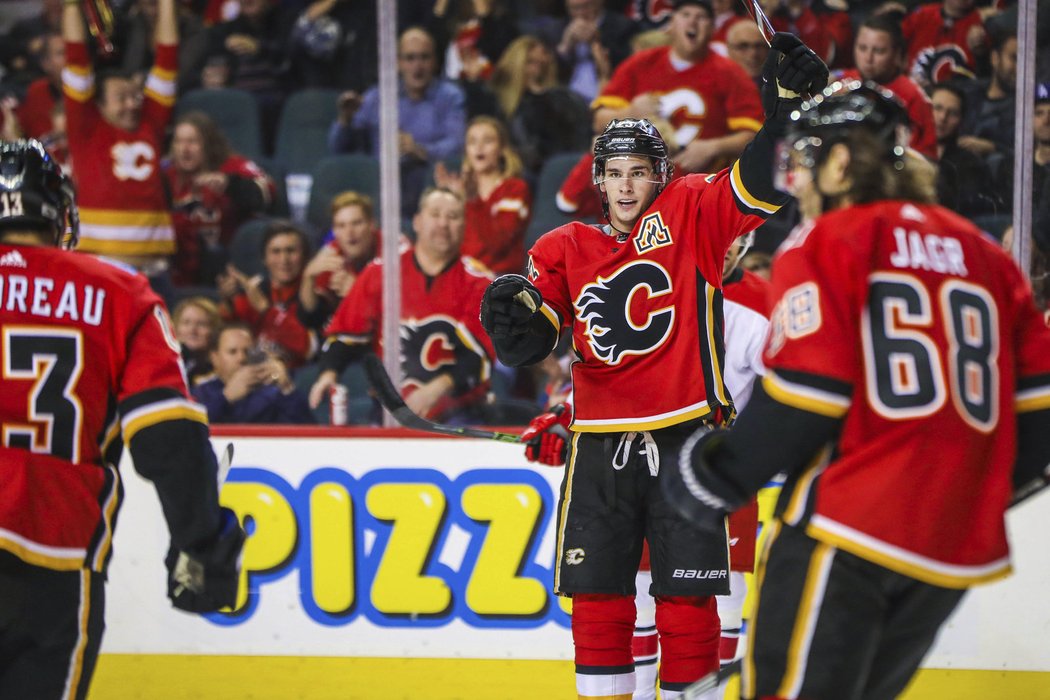 Sean Monahan byl jediným úspěšným střelcem Flames proti Carolině