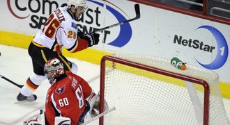 NHL: Kotalík řídil výhru Calgary nad Phoenixem