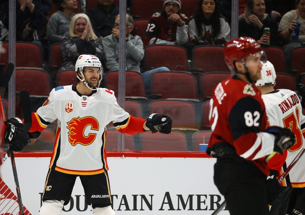 Michael Frolík si připsal trefu v utkání mezi Calgary a Arizonou