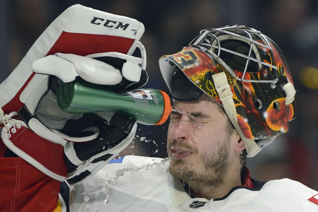 David Rittich v Anaheimu inkasoval tři branky.