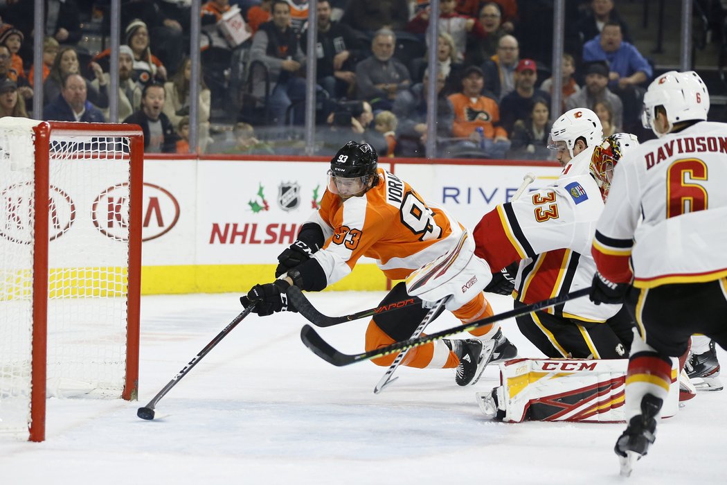 Jakub Voráček dal do sítě Davida Ritticha svůj 200. gól v NHL