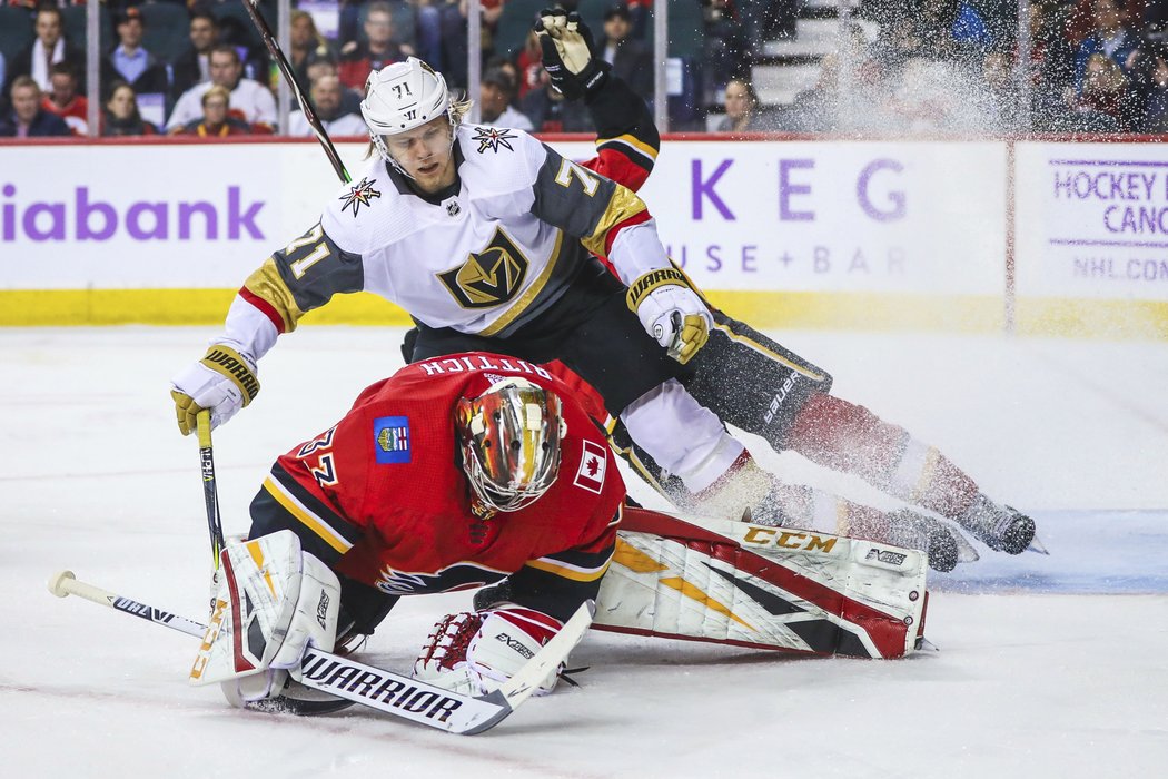 David Rittich přispěl 20 zákroky k úspěchu Calgary 7:2 proti Vegas.