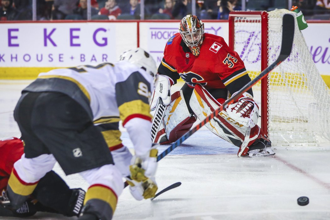 David Rittich přispěl 20 zákroky k úspěchu Calgary 7:2 proti Vegas