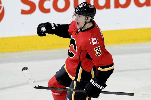 Ladislav Šmíd patřil Calgary, ale vinou zranění páteře neodehrál ani jeden duel Ladislav Šmíd patřil Calgary, ale vinou zranění páteře neodehrál ani jeden duel