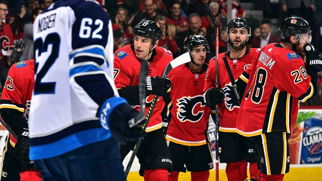 Calgary oplatilo Winnipegu dva dny starou porážku 1:4. Zatímco v předchozím utkání nastoupila za Flames obměněná sestava s mladšími a méně zkušenými hráči, tentokrát poslal kouč Bill Peters do hry všechny opory.