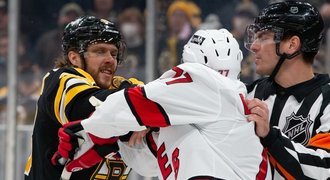 Pastrňák přihrával, Boston ale schytal výprask. Vaněček u výhry Capitals