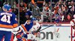 Islanders slaví vítěznou branku a snížení proti Carolině na 1:3 na zápasy