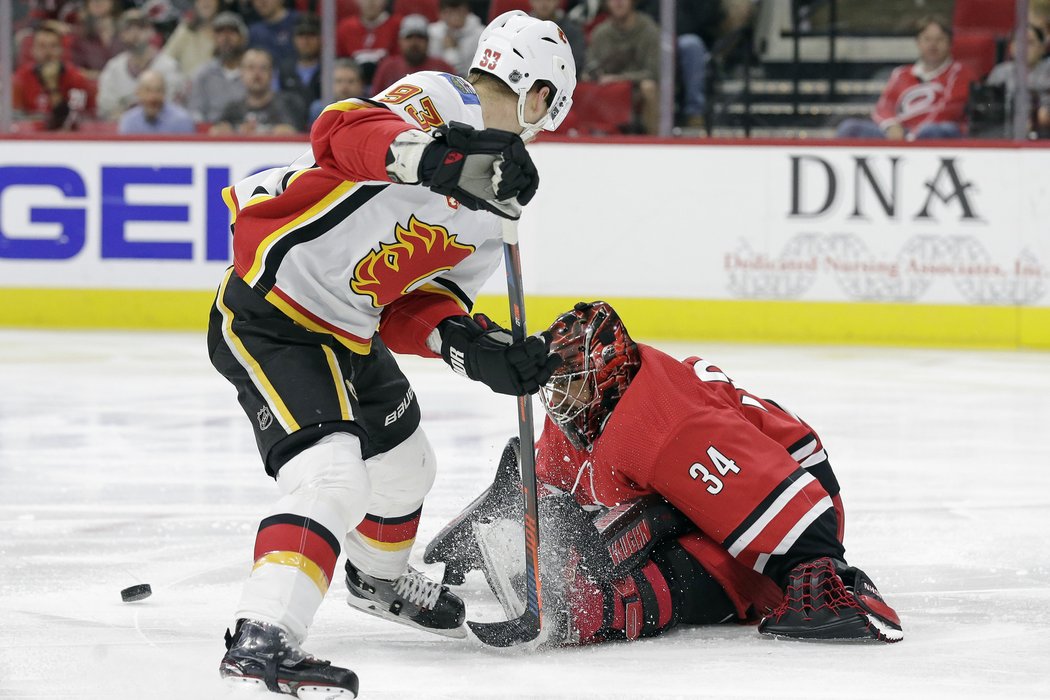 Celkem lapil Petr Mrázek 28 střeleckých pokusů Calgary