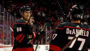 NHL ONLINE: Nečas proti Wild, v akci Hronek. Rutta a Zadina hostí Devils