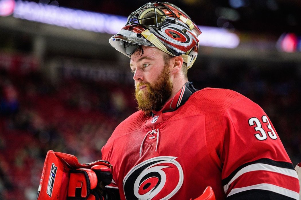 Scott Darling měl problémy se závislostí na alkoholu. Přiznal to v emotivním dopise, když se v létě loučil s Chicagem.