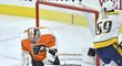 Carter Hart už v NHL chytil 51 střel (20 proti Red Wings a 31 proti Predators).