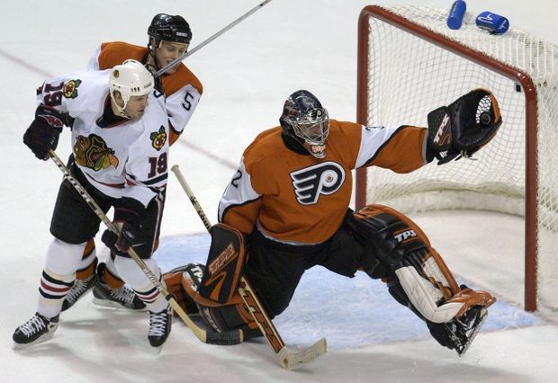 Roman Čechmánek v zápase Philadelphie proti Chicagu Roman Čechmánek v zápase Philadelphie proti Chicagu