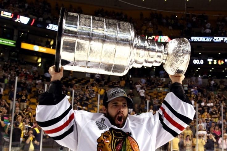 Kanadský gólman Corey Crawford se po patnácti letech loučí s Chicagem, kterému vychytal dva Stanley Cupy