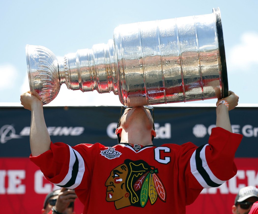 6. Jonathan Toews (25 let) útočník, Chicago/Kanada