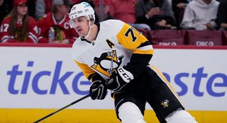 SESTŘIHY: Tisíc zápasů pro Malkina! Řádil Crosby, Hossův dres pod stropem