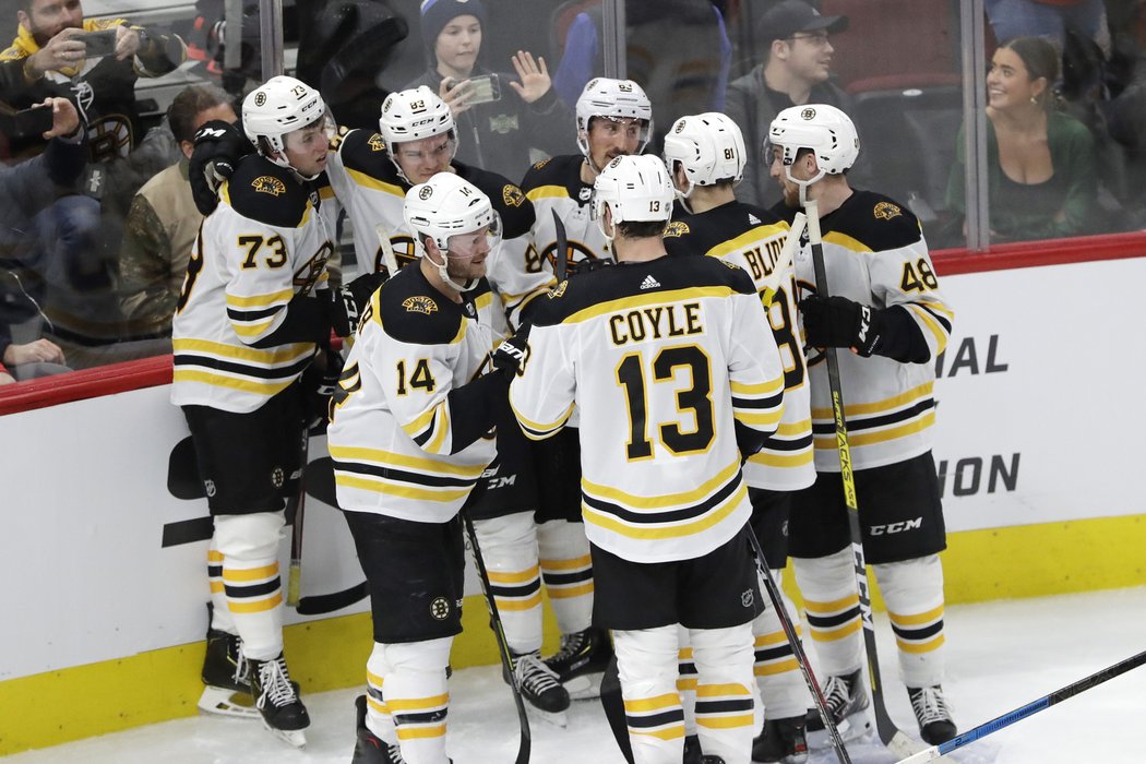 Bruins i díky asistenci Davida Krejčího vyhráli nad Chicagem 2:1 a uspěli popáté za sebou.