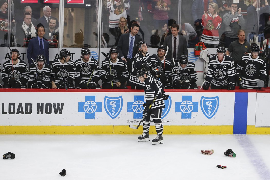 Triumf Blackhawks podpořil pěti body za tři góly a dvě přihrávky útočník Alex DeBrincat.