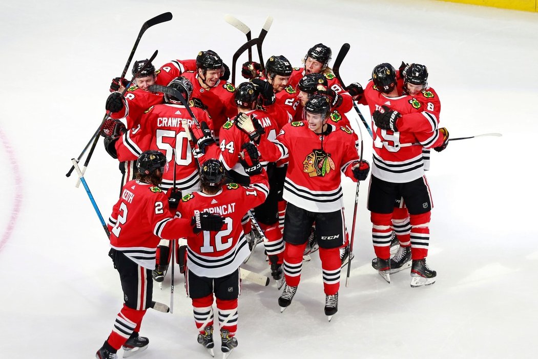 Chicago zdolalo díky trefě Dominika Kubalíka Edmonton 3:2, sérii uzavřelo v poměru 3:1 na zápasy a postoupilo do prvního kola play off NHL.