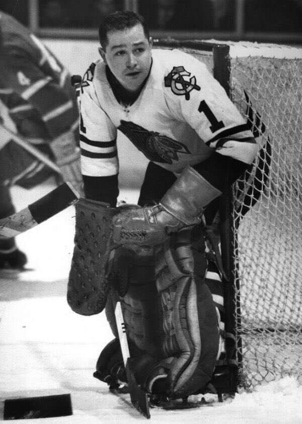 NHL truchlí. Zemřel legendární brankář Hall (†94). Odchytal přes 550 zápasů v řadě NHL truchlí. Zemřel legendární brankář Hall (†94). Odchytal přes 550 zápasů v řadě