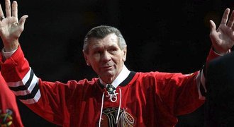 Chicago a celá NHL smutní. Zemřela legenda Blackhawks Stan Mikita