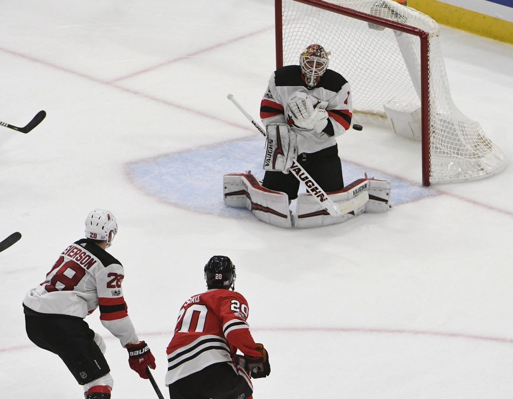 Proti Chicagu pochytal Keith Kinkaid celkem 39 střel