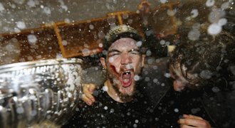 Ve finále Stanley Cupu ho rozpáral puk, stehy teď vydraží na boj s rakovinou