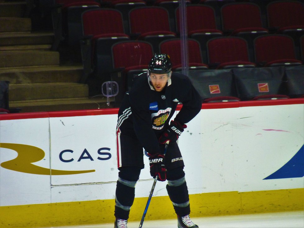 Český obránce Jan Rutta si během první sezony v NHL vydobyl stabilní pozici v obraně Chicaga