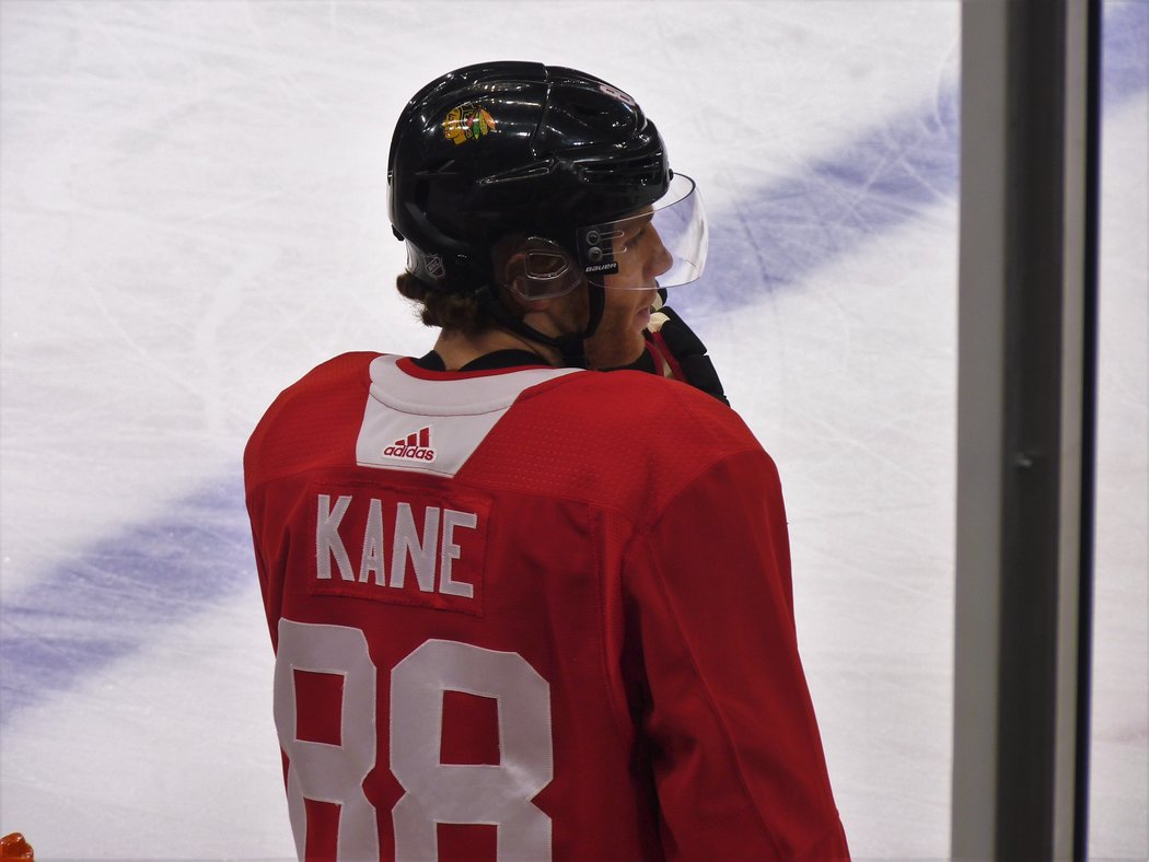 Patrick Kane na tréninku Blackhawks před utkáním v Praze