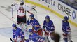 Filip Chytil připravil v NHL jeden gól New Yorku Rangers, který doma porazil Washington 4:1. Český útočník bodoval v pátém z posledních šesti utkání.