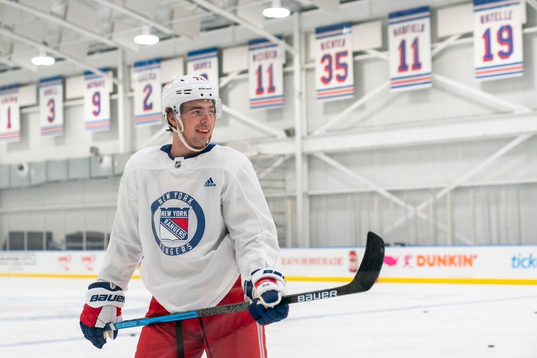 Útočník Filip Chytil vstřelil v generálce jediný gól Rangers, cítí se plný energie a věří v postup přes Carolinu.