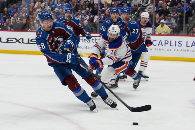 Nečasův gól Coloradu na výhru nestačil, Pastrňák připravil vítěznou branku Nečasův gól Coloradu na výhru nestačil, Pastrňák připravil vítěznou branku