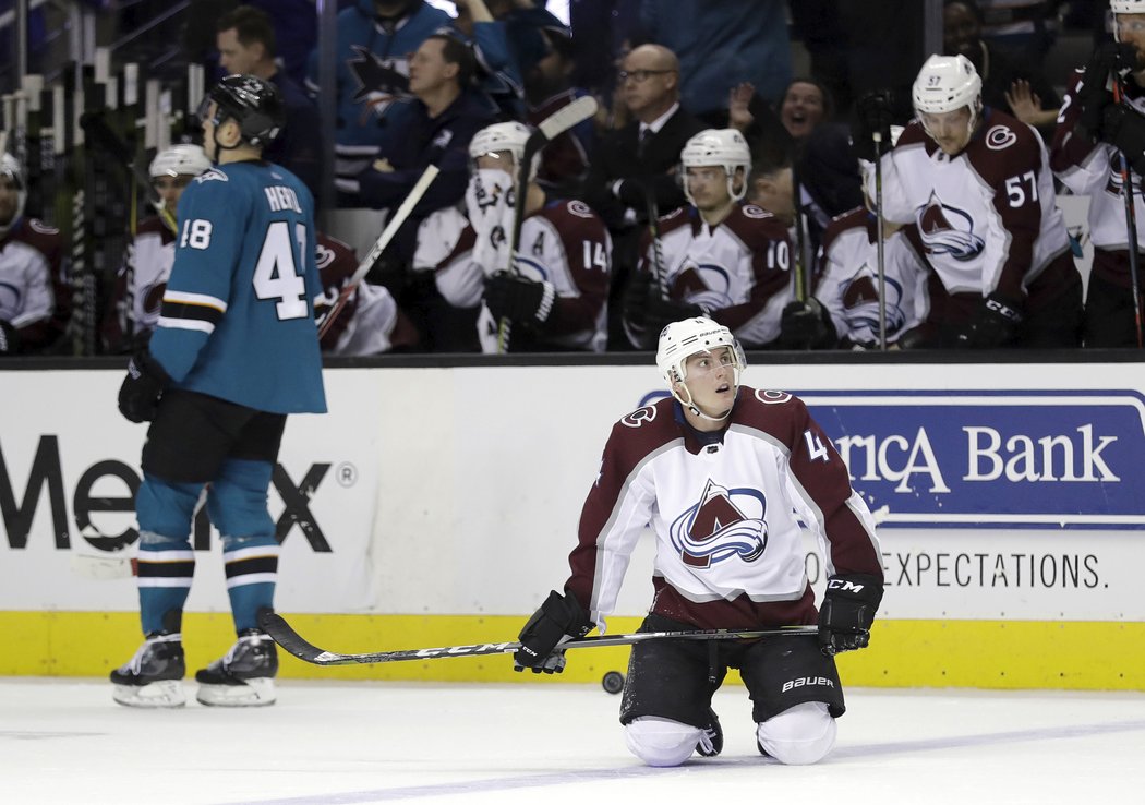 Tomáš Hertl uzavřel skóre zápasu, Colorado bude mít problém se do play off dostat...