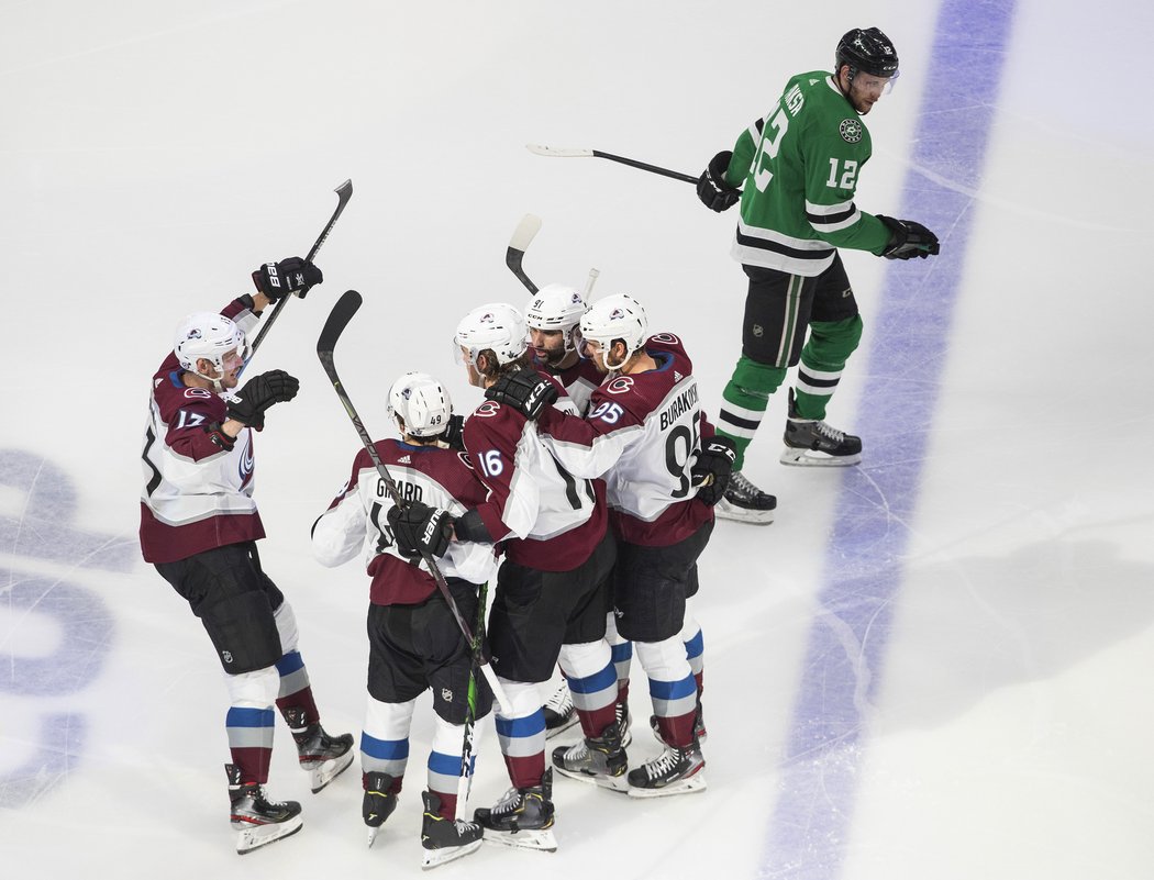 Hokejisté Colorado zvládli přestřelku, porazili Dallas 6:4 a snížili stav série na 1:2.