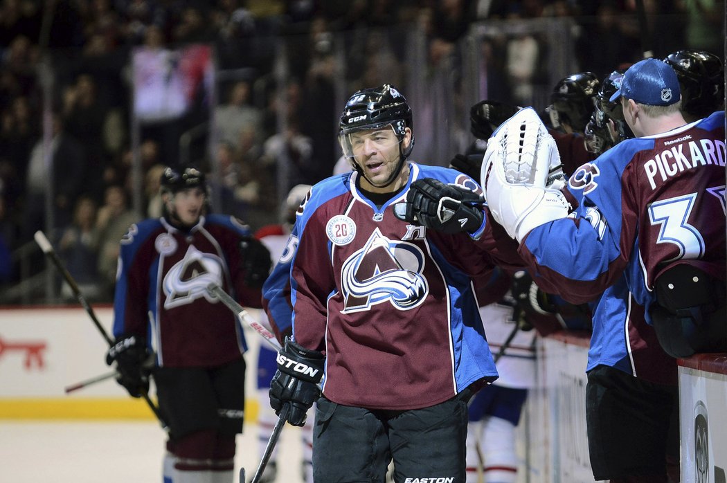 Jarome Iginla rozhodl o výhře nad Canadiens svým 606. gólem v NHL